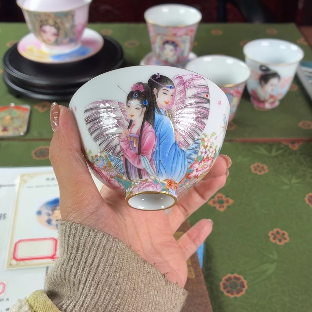 九鸣瓷艺力挺阿姨