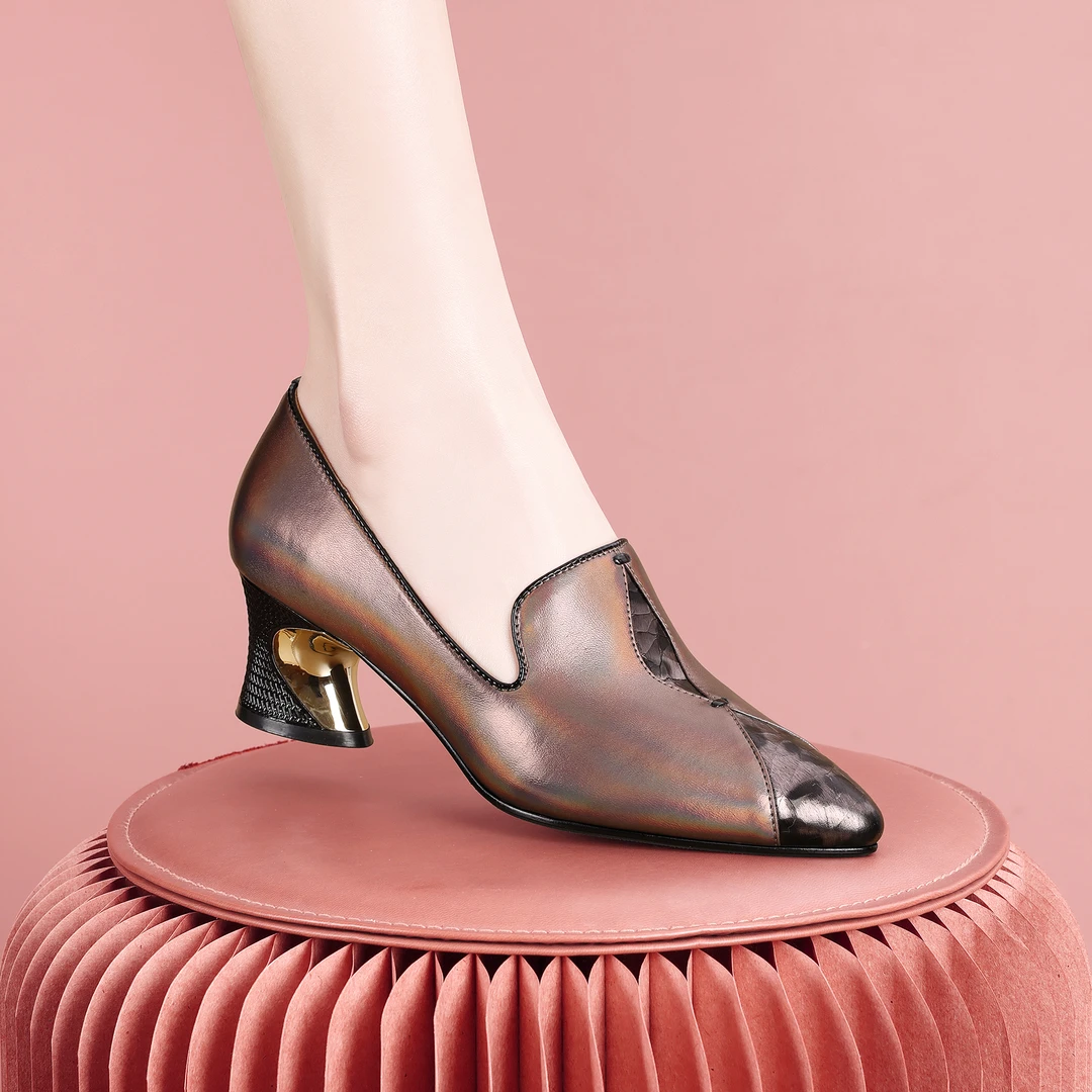 梵芮诗2025年新款春季尖头拼色潮款原创手工粗跟低跟女单鞋-J1189