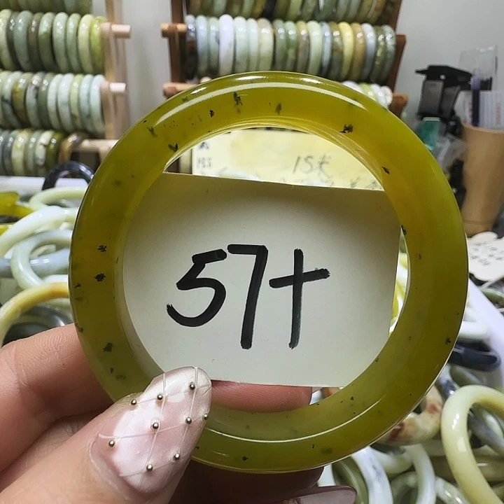 透闪石-蛇纹石玉未镶嵌手镯