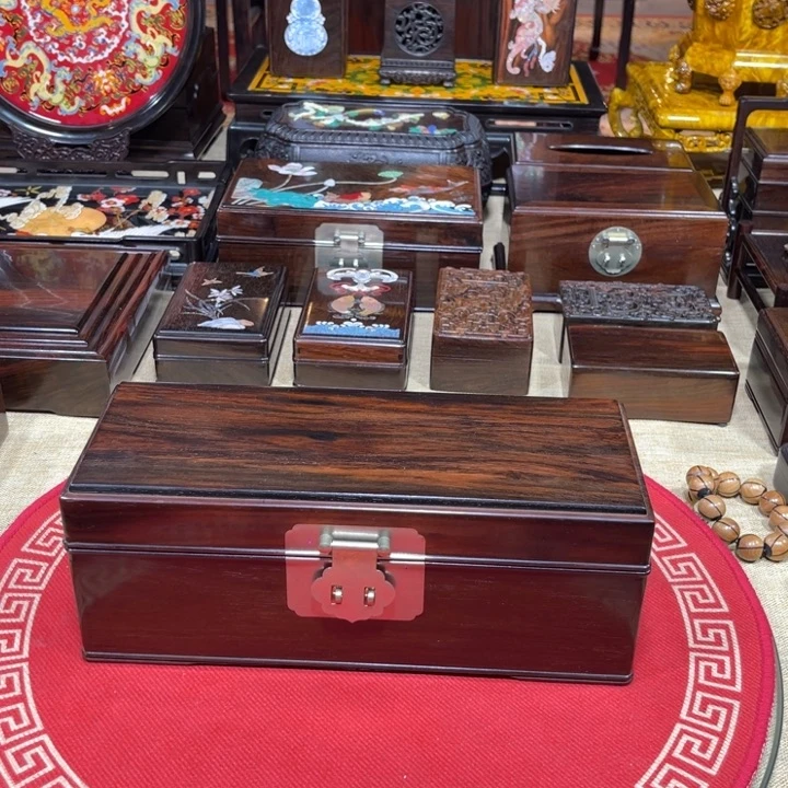 紫檀木类成套家具