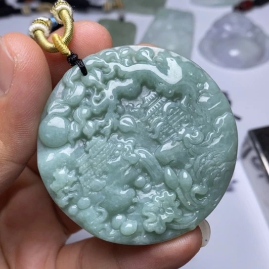 翡翠未镶嵌颈饰翡翠