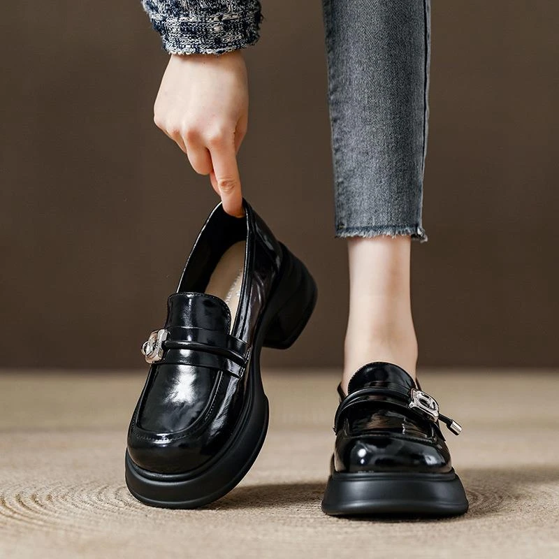 厚底百搭休闲浅口乐福鞋女2025春季新款英伦风金属扣一脚蹬小皮鞋