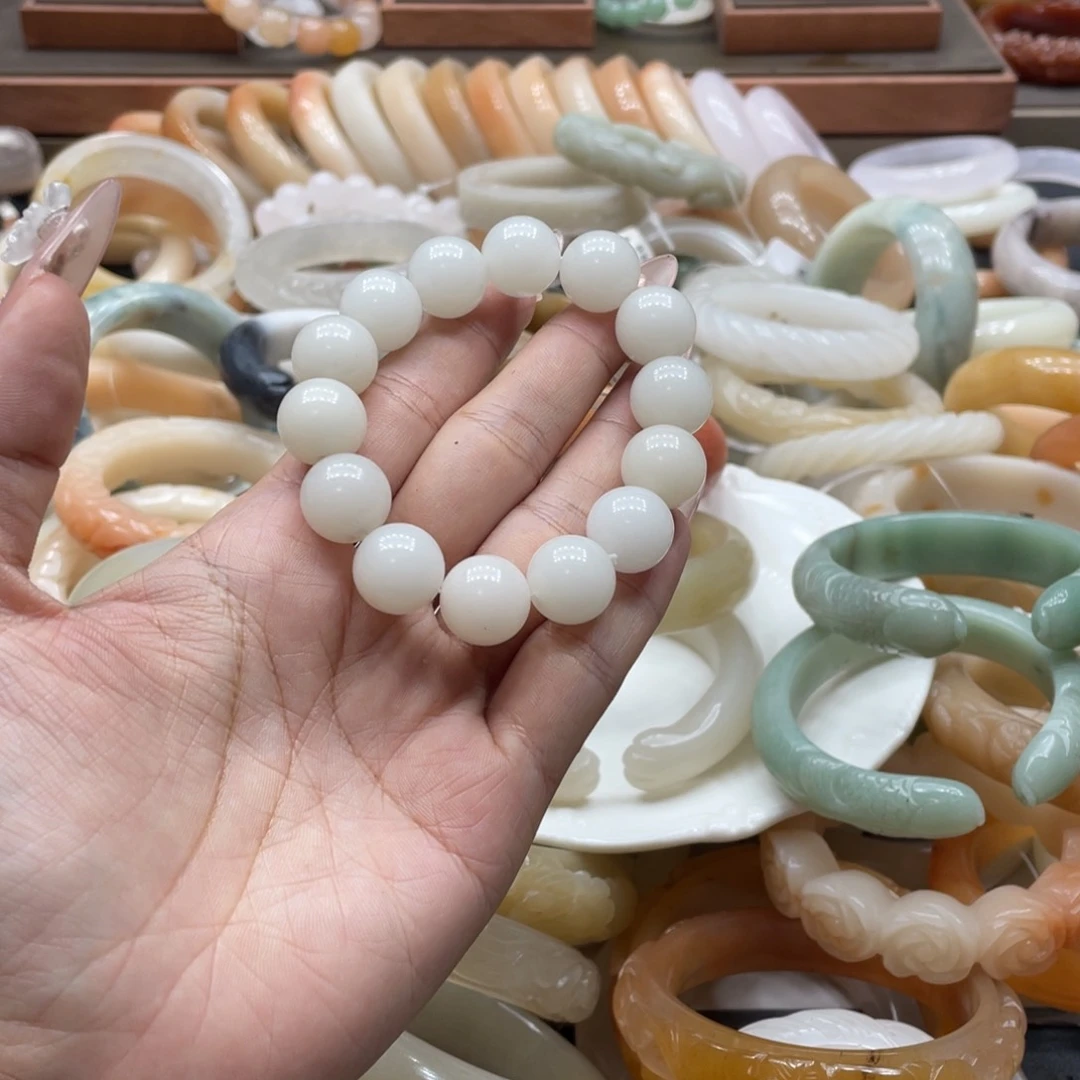 晨***微石英质玉手镯未镶嵌