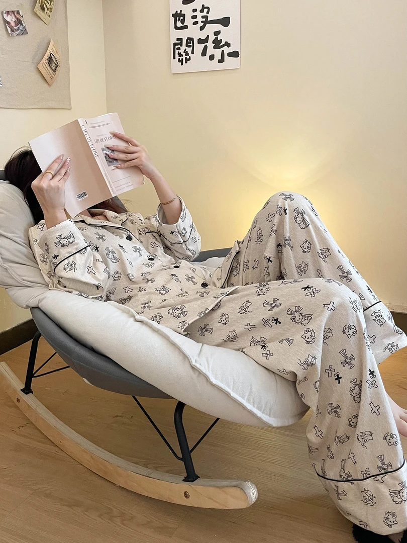 网红高级感Kitty印花德绒睡衣女冬季新款加绒开衫长裤家居服套装