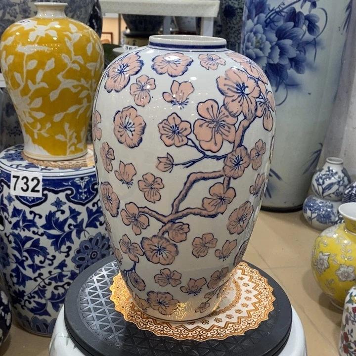 摆件手绘陶瓷彩绘萝卜花瓶