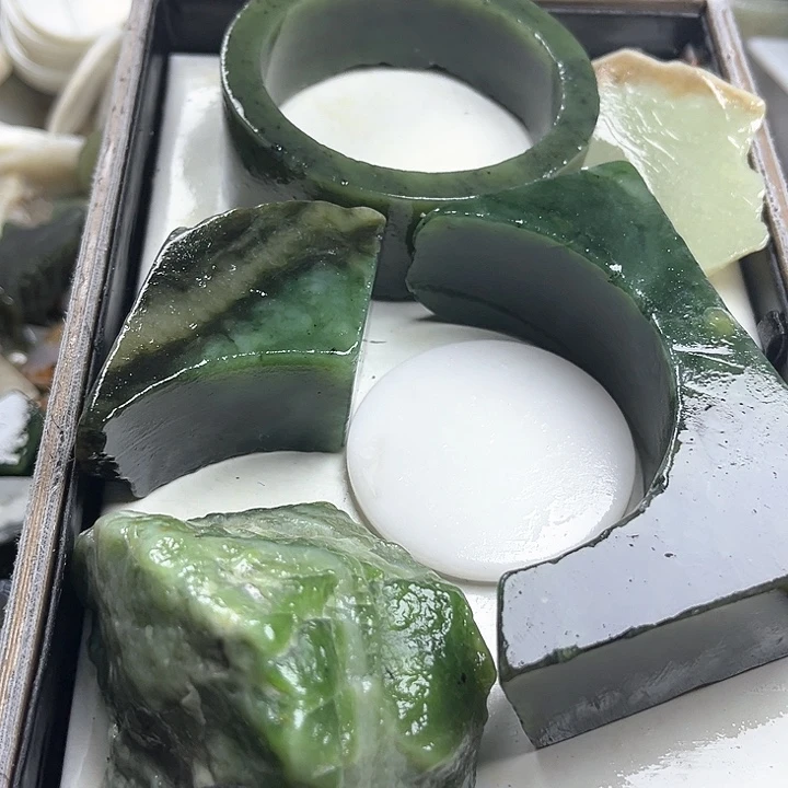 和田玉（糖玉）和田玉边角料9K金镶嵌谦*益