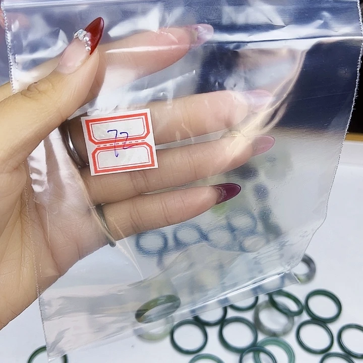 翡翠戒指未镶嵌生****！