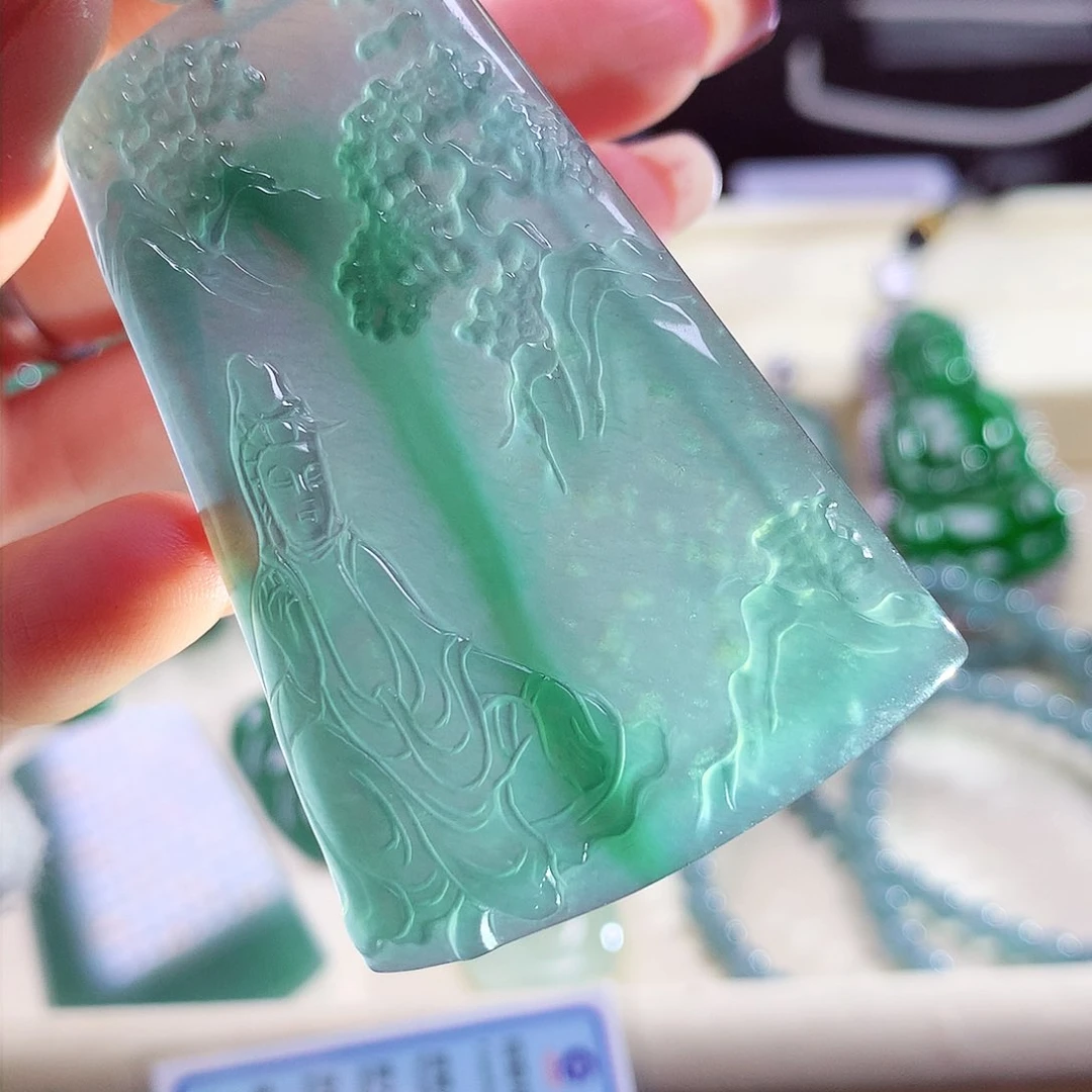 翡翠颈饰未镶嵌天然