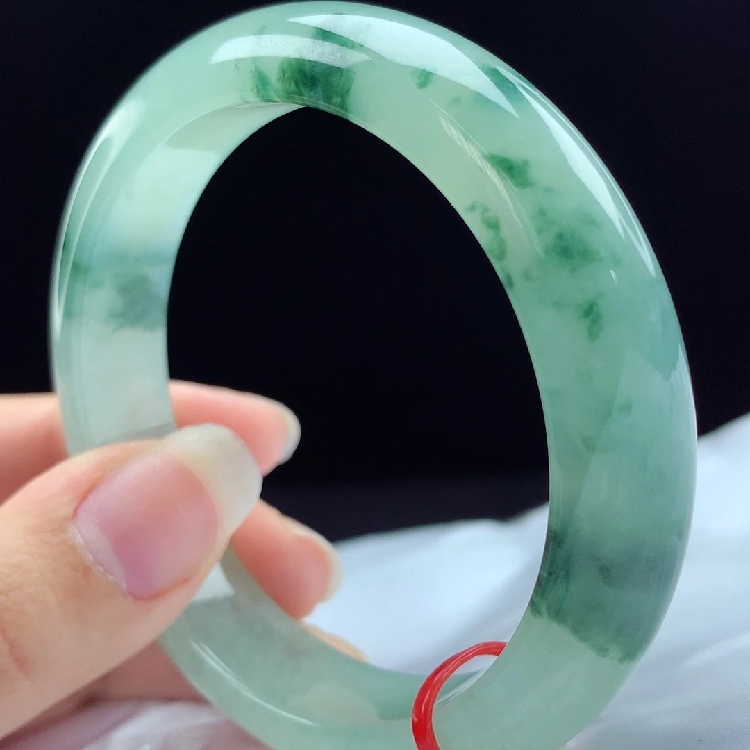 未镶嵌手镯翡翠66024，