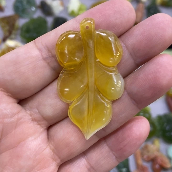 未镶嵌蛇纹石玉挂件