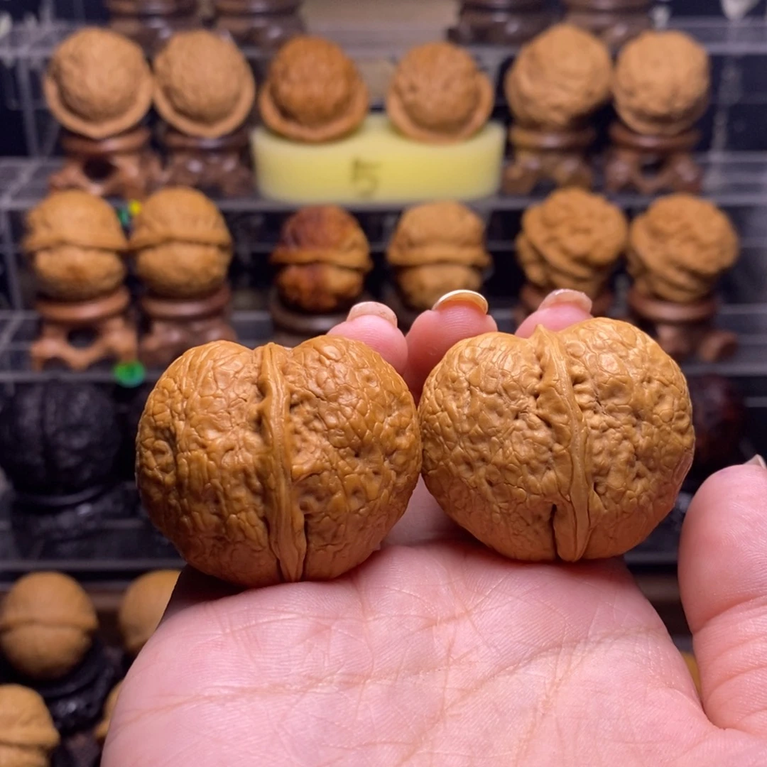 懒***名文玩核桃把件Z36峭壁元宝39尺