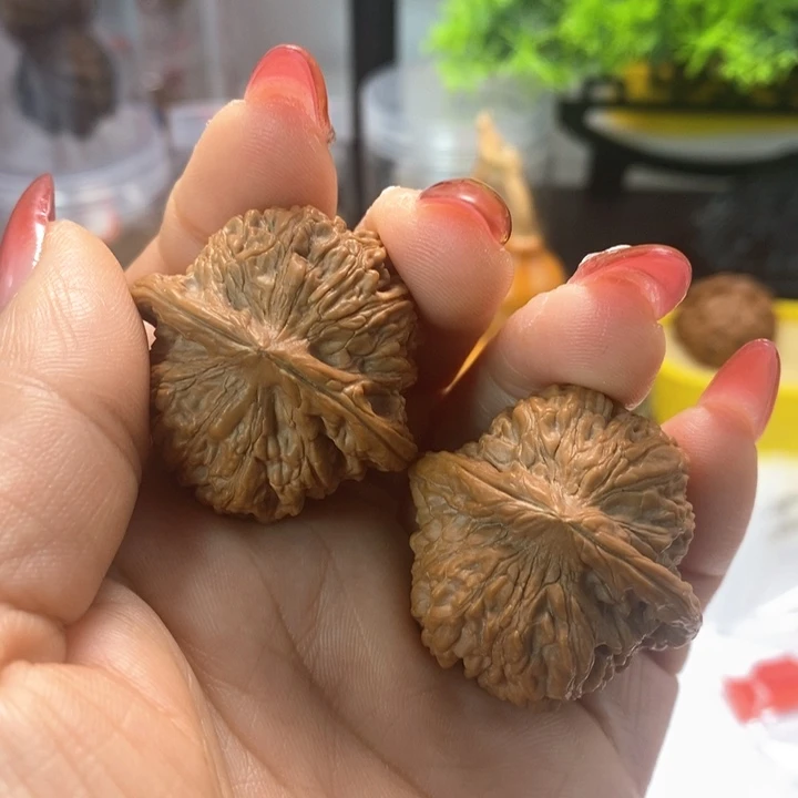 文玩核桃把件以***海血麒麟