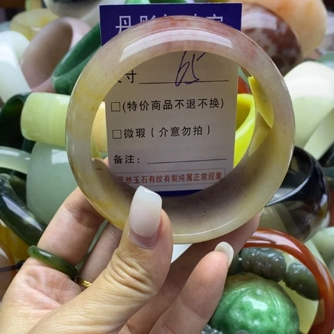 未镶嵌手镯石英质玉