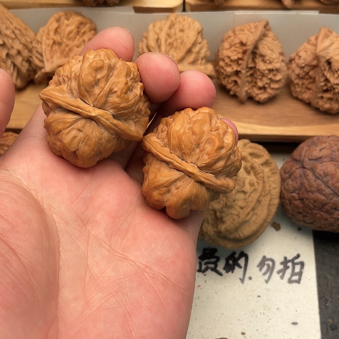 豪***米文玩核桃吊坠蛤蟆