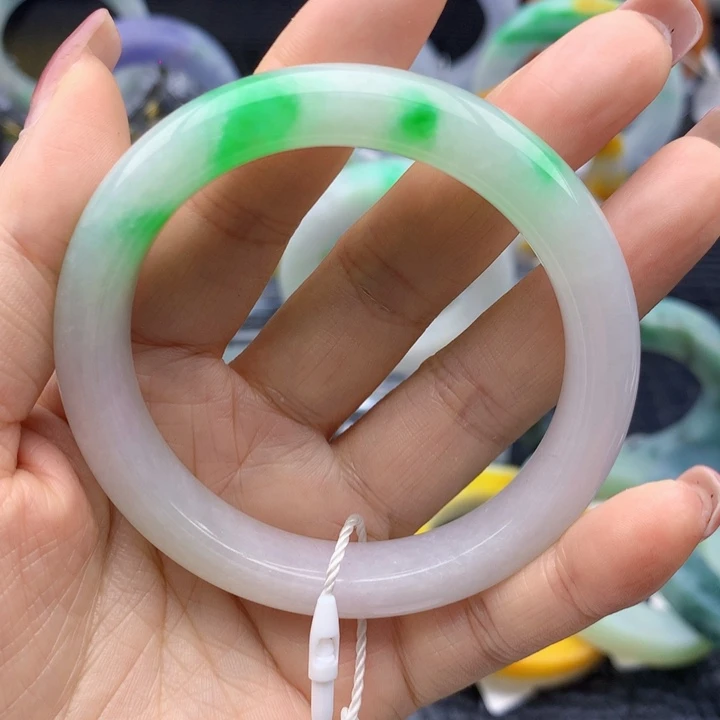 定制翡翠未镶嵌翡翠手镯