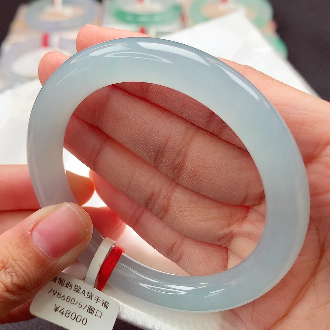 翡翠未镶嵌手镯57圈口，编号03