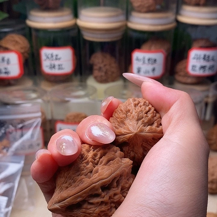隋***文玩核桃把件大蒜