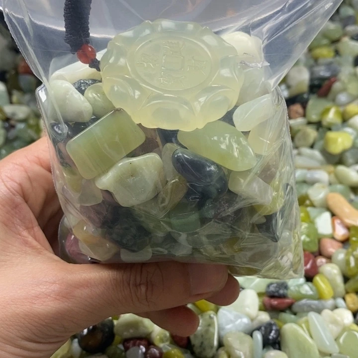 蛇纹石玉鱼缸石未镶嵌