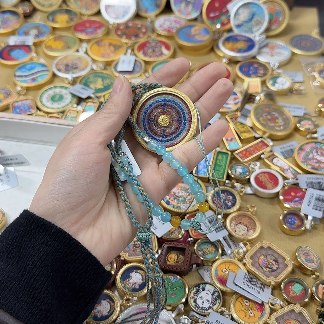 吊坠S****里古祥手绘唐卡