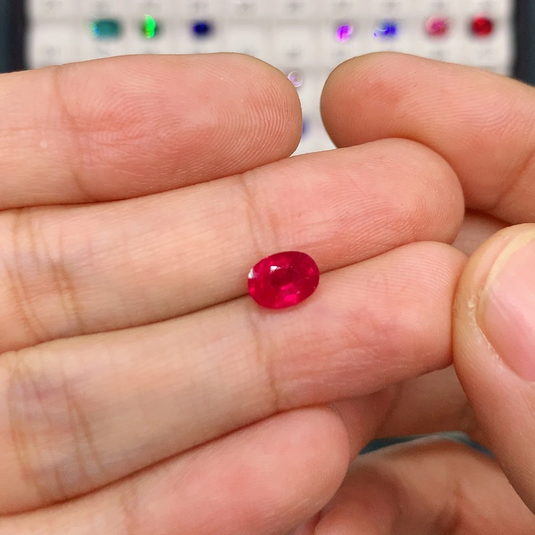 红宝石裸石未镶嵌1.32克拉缅甸鸽血