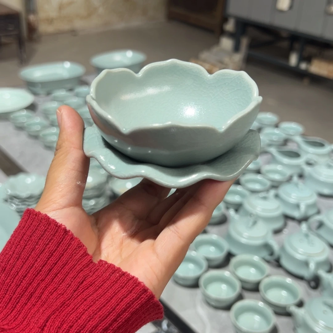 精品卵青茶漏。