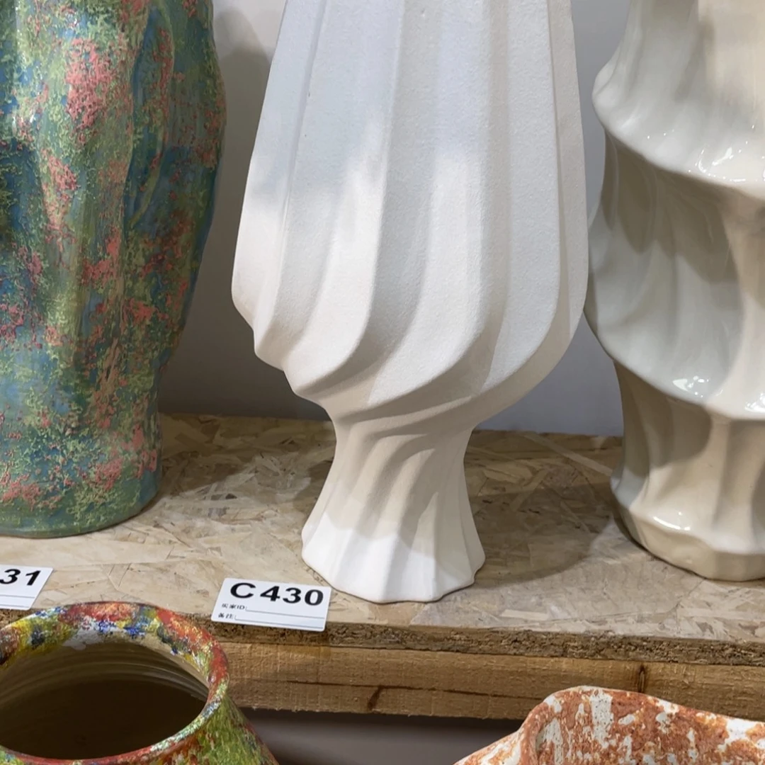 白泥花瓶景德镇陶瓷艺术研究院