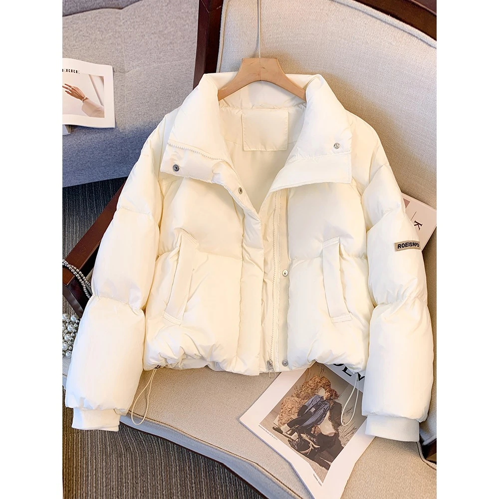 今年流行爆款羽绒服女小个子2025冬季新款米白色立领面包服短外套