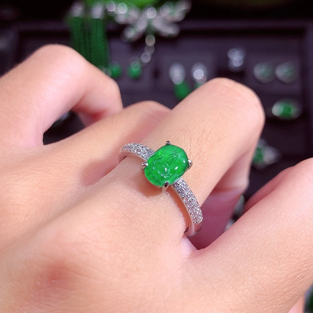 颈饰未镶嵌翡翠天然