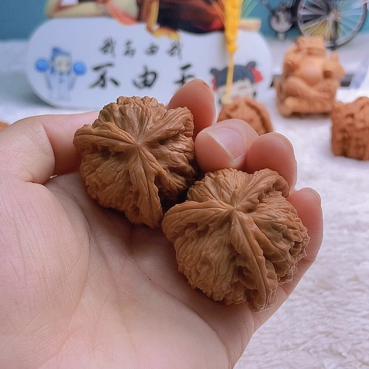 把件文玩核桃憧**来三棱