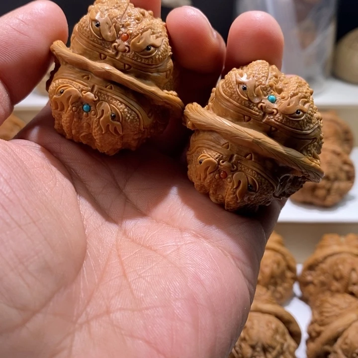 @***生文玩核桃把件纯手工雕刻文玩核桃