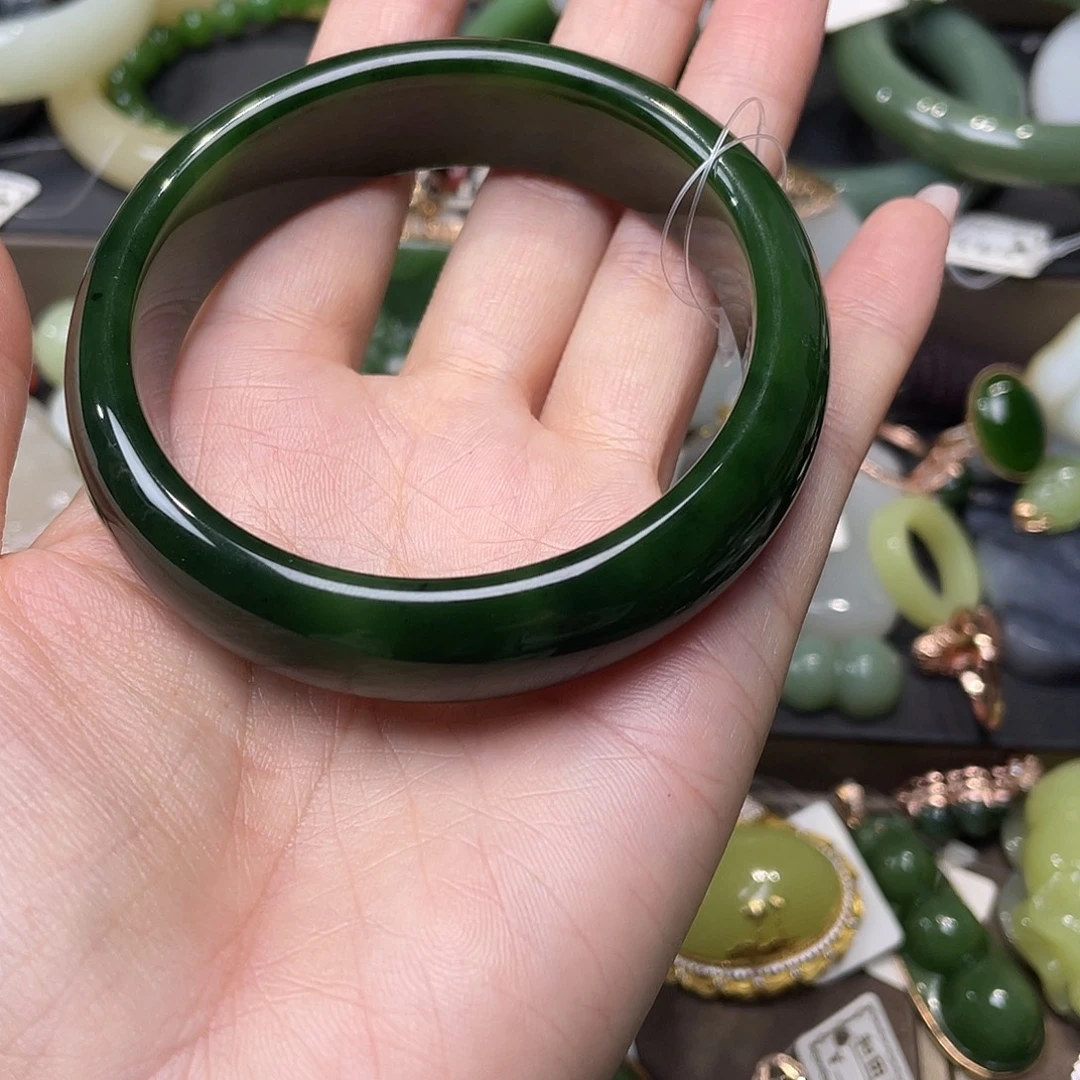 和田玉（碧玉）手镯未镶嵌