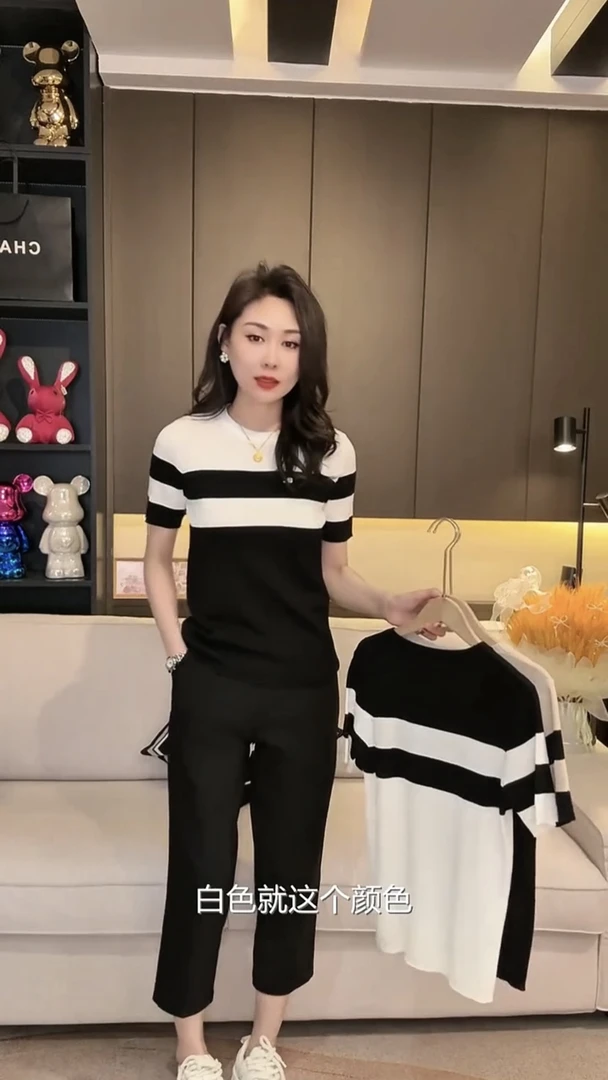 2025夏季新款圆领时尚撞色条纹毛针织衫女别致修身显瘦设计感上衣