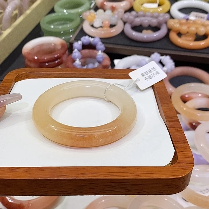 石英质玉未镶嵌手镯53