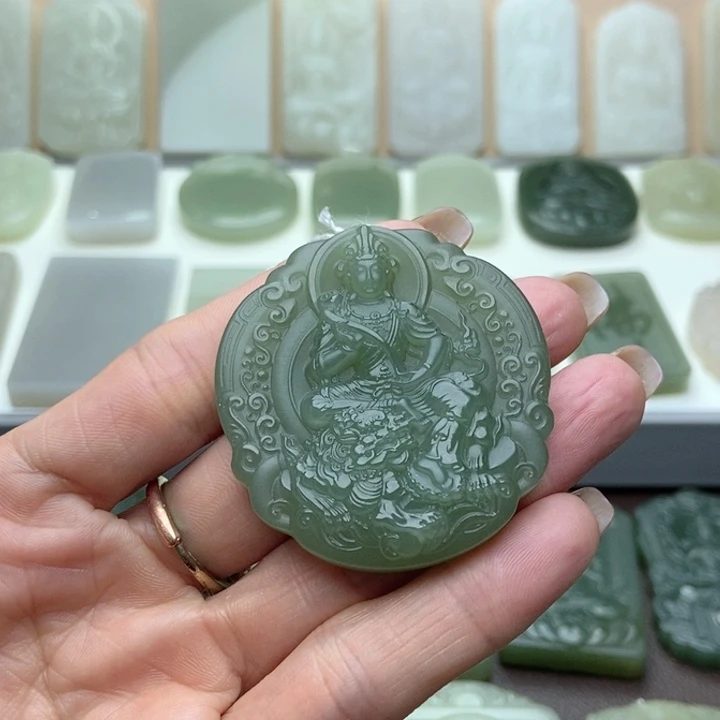 和田玉颈饰未镶嵌红*