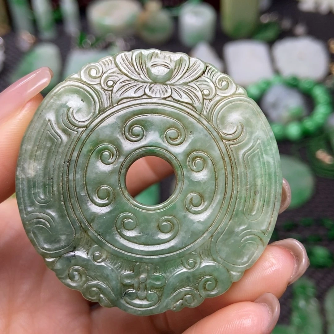 翡翠未镶嵌挂件清