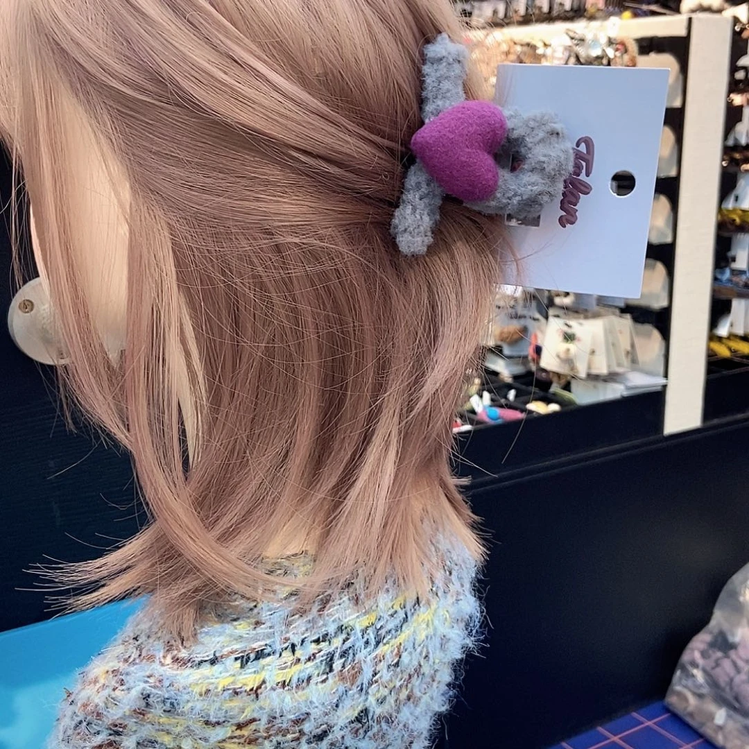 布艺铁合金半抓灰色爱心