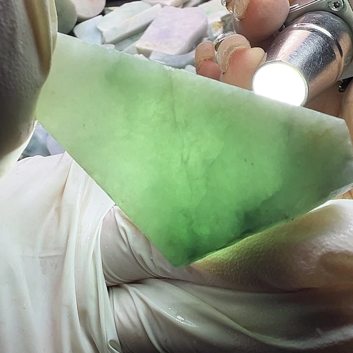 翡翠裸石天然冰绿39