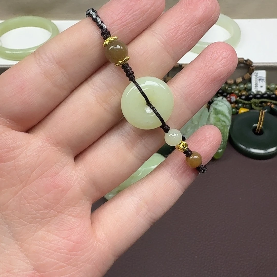 和田玉未镶嵌颈饰平安扣手绳