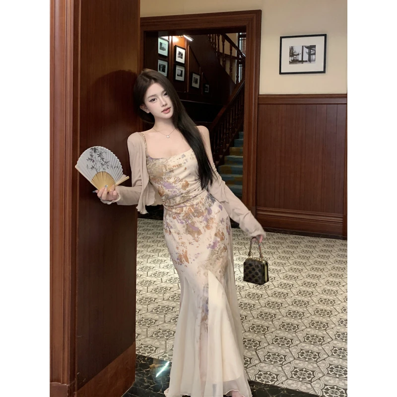 复古性感印花吊带连衣裙女高级感纯欲辣妹包臀裙百搭防晒开衫套装
