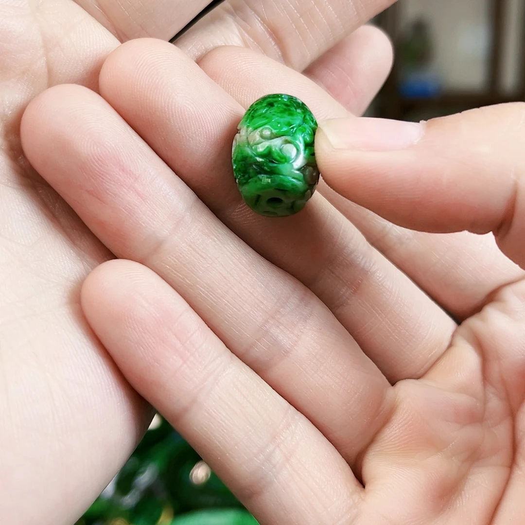 翡翠颈饰未镶嵌吊坠