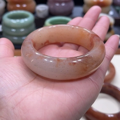 未镶嵌手镯石英质玉