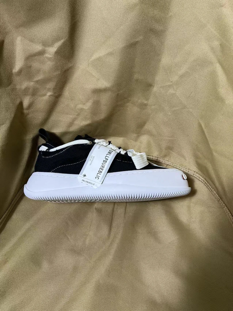 断码鼎配阿甘男女同款运动板鞋