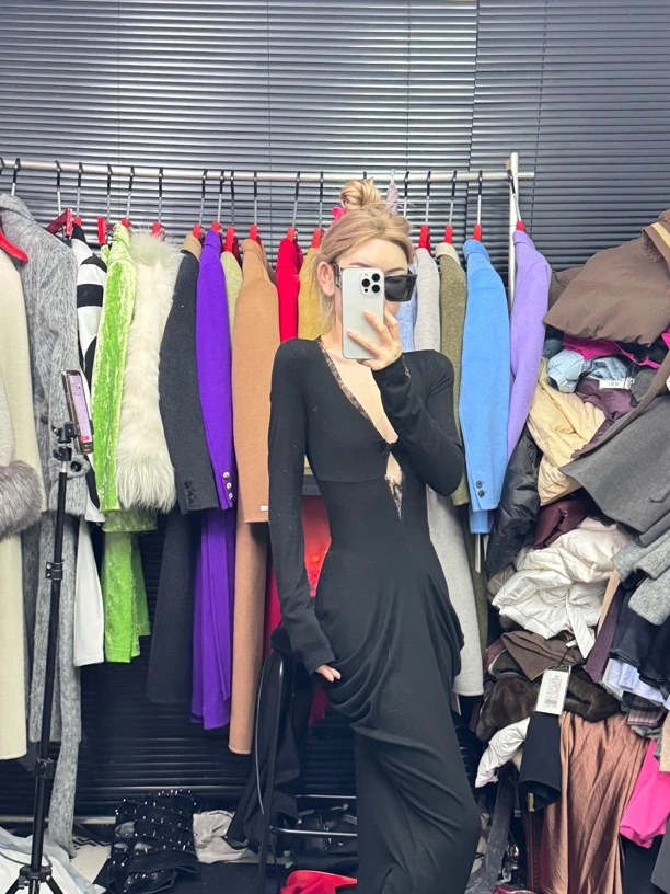 蕾丝镂空收腰连衣裙