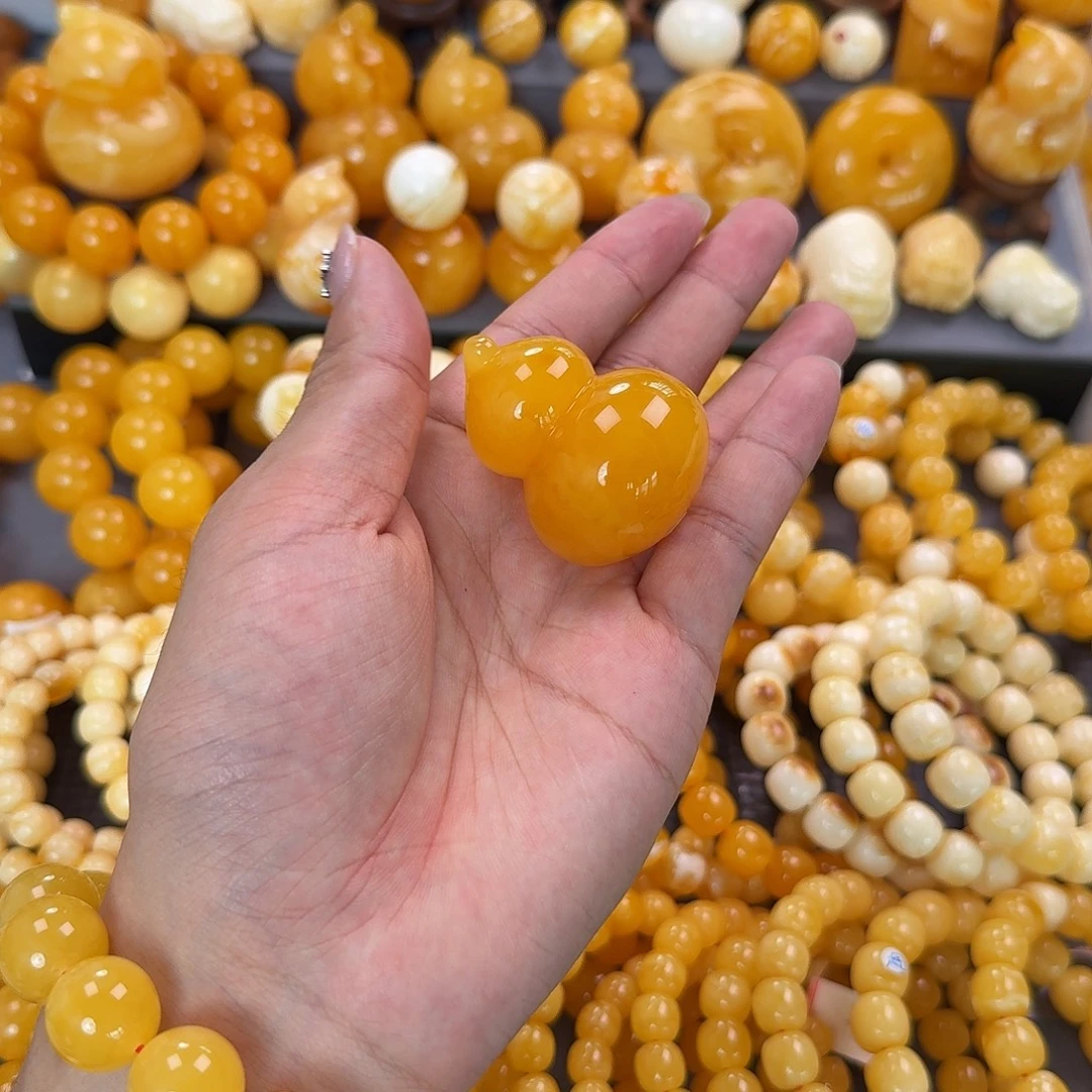 蜜蜡未镶嵌珠宝奇石