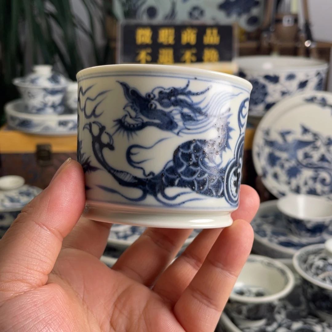 元青花窗花龙杯子微瑕