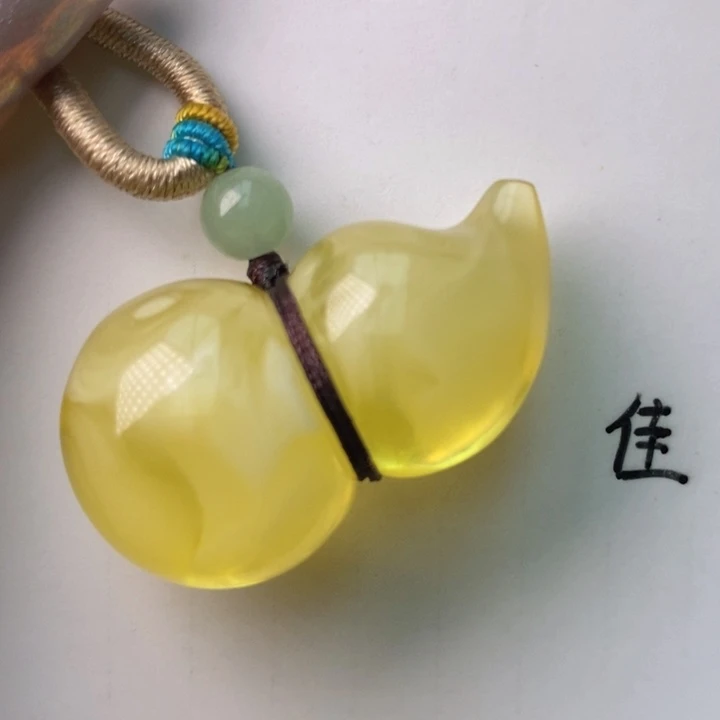 未镶嵌琥珀珠宝奇石