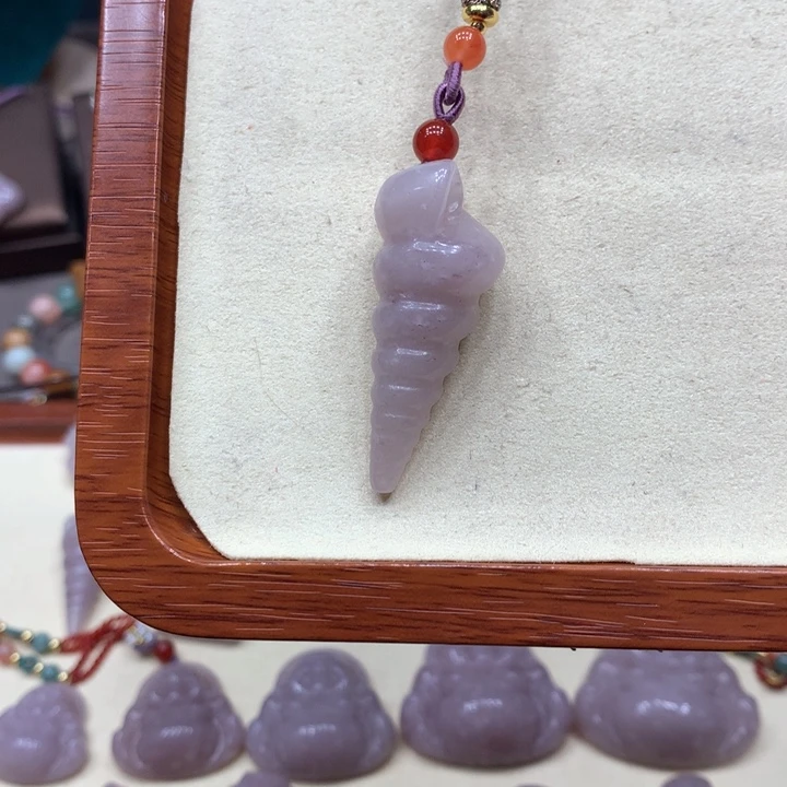 石英质玉颈饰合金