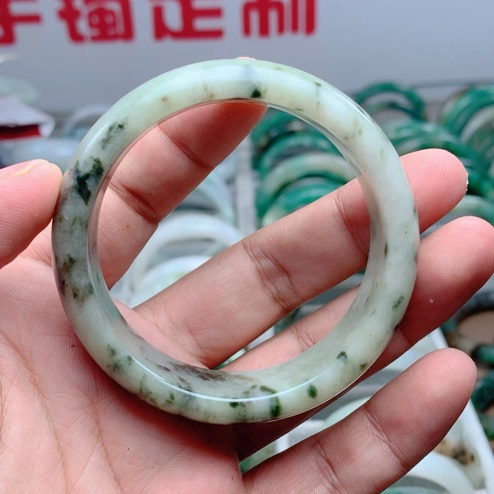 独山玉未镶嵌手镯58