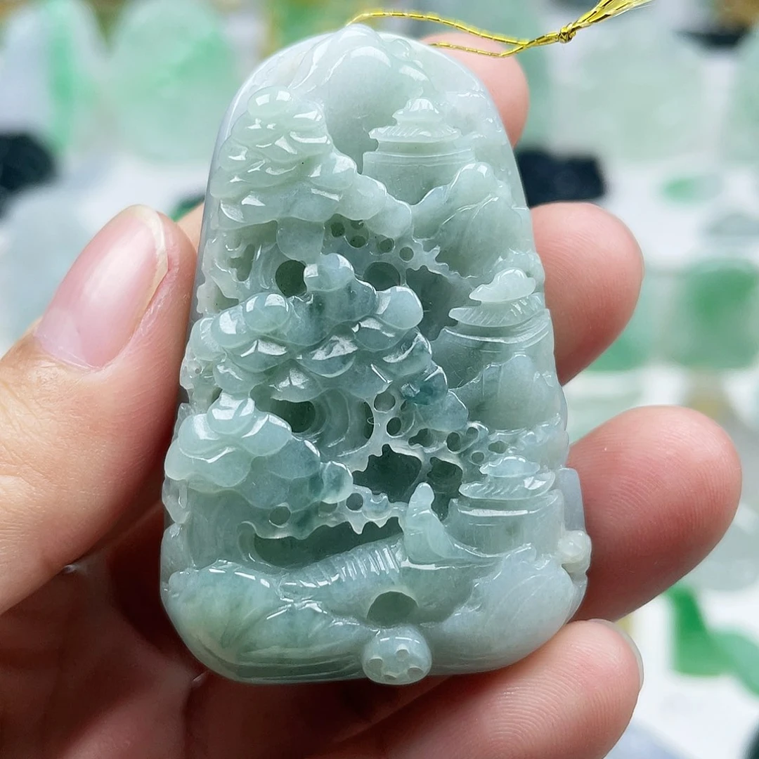 翡翠颈饰未镶嵌山水