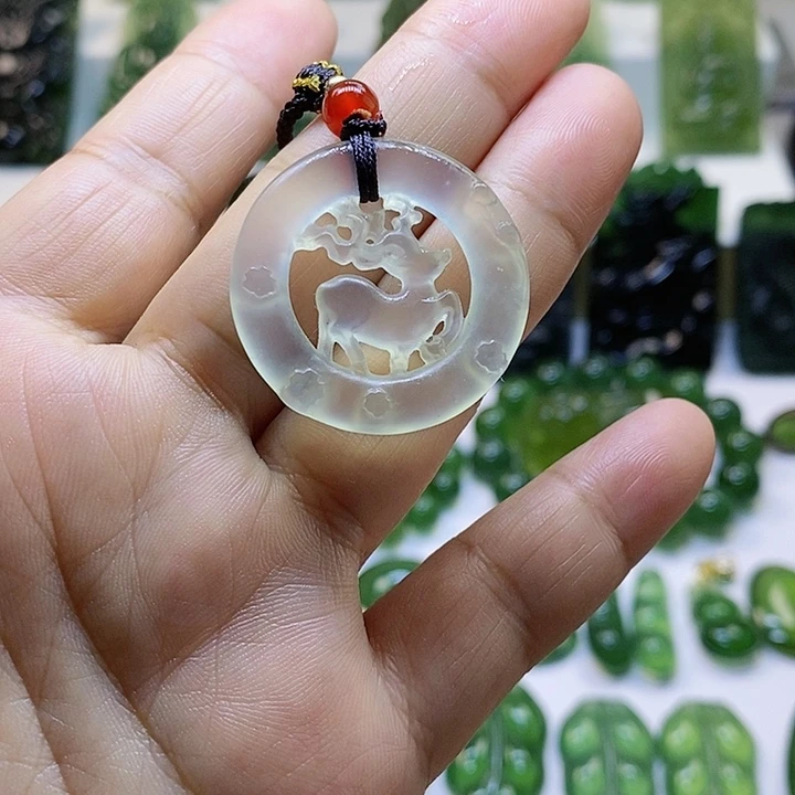 蛇纹石玉颈饰未镶嵌